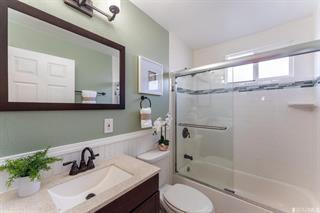 Detail Gallery Image 8 of 11 For 2570 98th Ave, Oakland,  CA 94605 - 4 Beds | 2 Baths