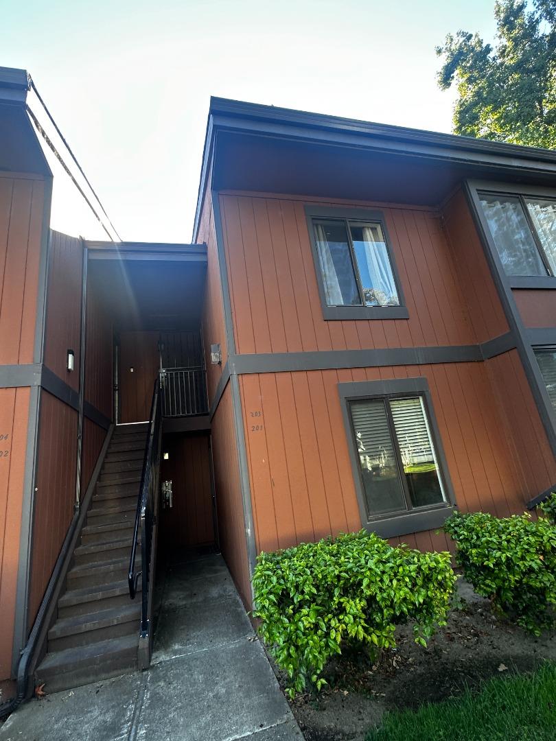 Detail Gallery Image 5 of 16 For 38623 Cherry Ln #203,  Fremont,  CA 94536 - 2 Beds | 1/1 Baths