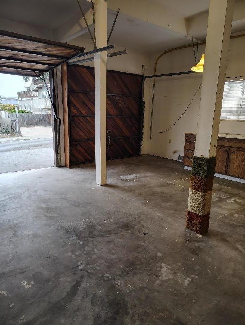 Detail Gallery Image 21 of 22 For 105 Roberts Ave, Monterey,  CA 93940 - 4 Beds | 2 Baths