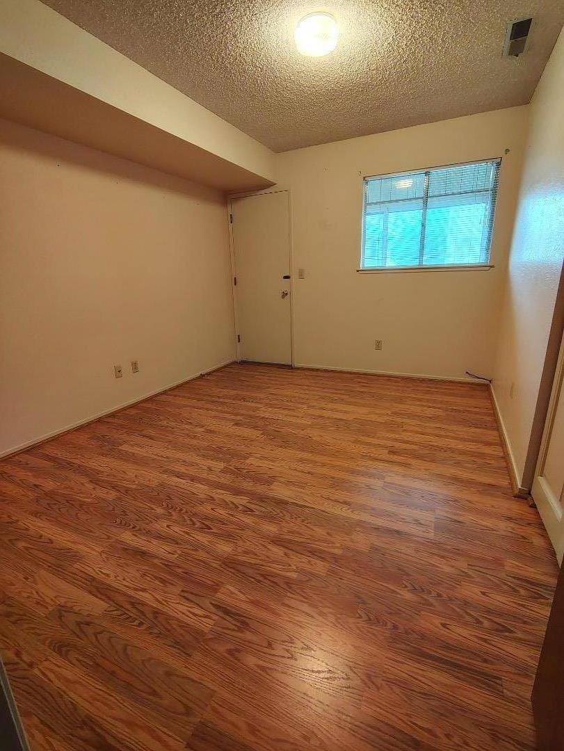 Detail Gallery Image 9 of 22 For 105 Roberts Ave, Monterey,  CA 93940 - 4 Beds | 2 Baths