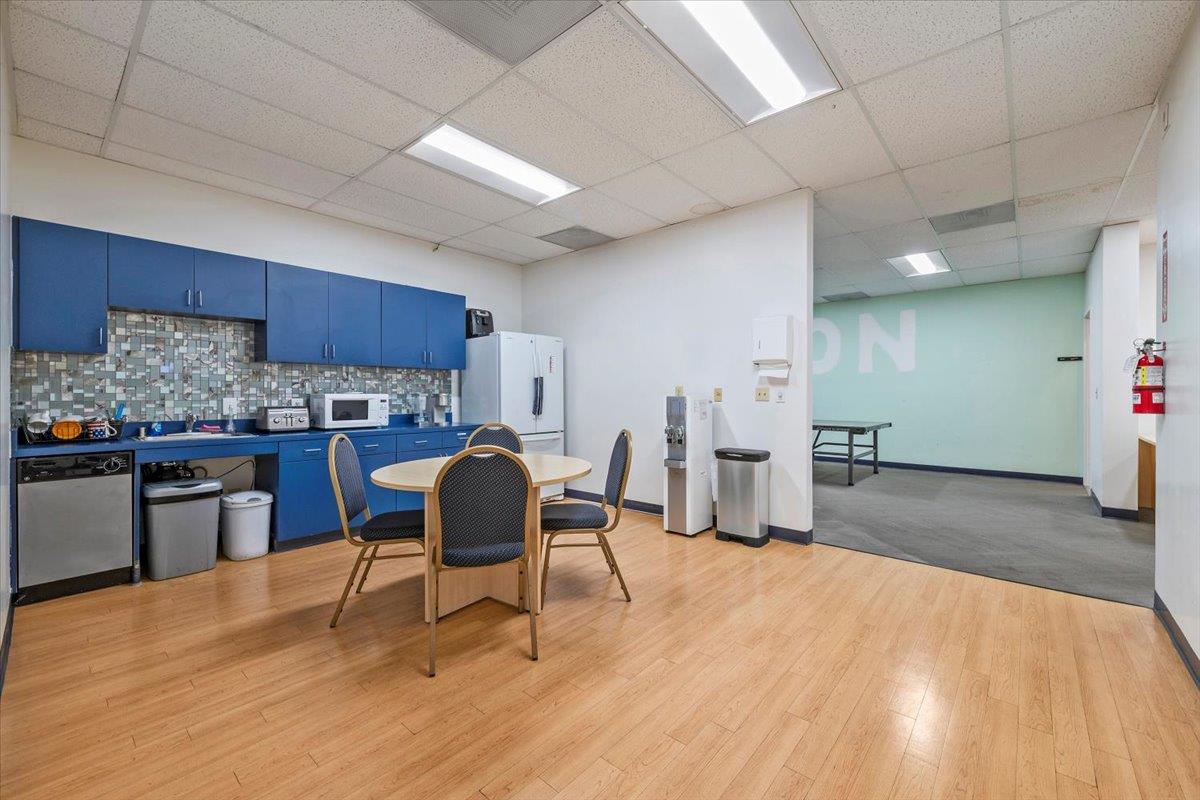 Detail Gallery Image 14 of 39 For 1290 Reamwood Ave, Sunnyvale,  CA 94089 - – Beds | – Baths