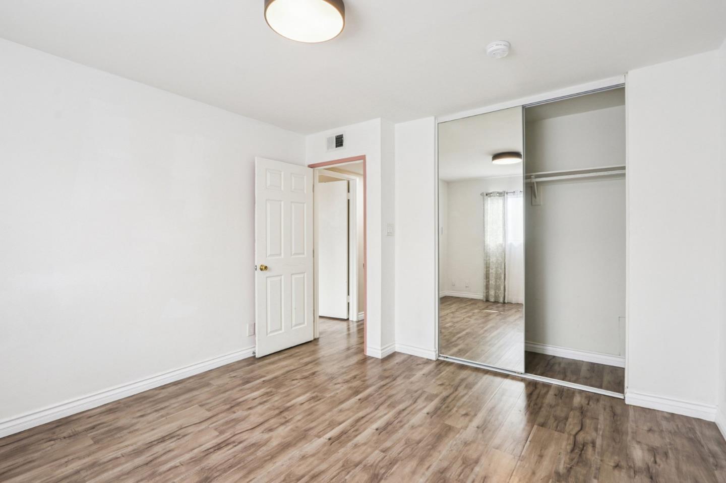 Detail Gallery Image 12 of 16 For 18555 Collins St #C6,  Tarzana,  CA 91356 - 2 Beds | 2 Baths