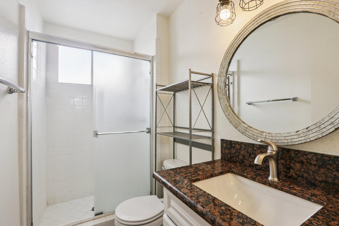 Detail Gallery Image 15 of 16 For 18555 Collins St #C6,  Tarzana,  CA 91356 - 2 Beds | 2 Baths