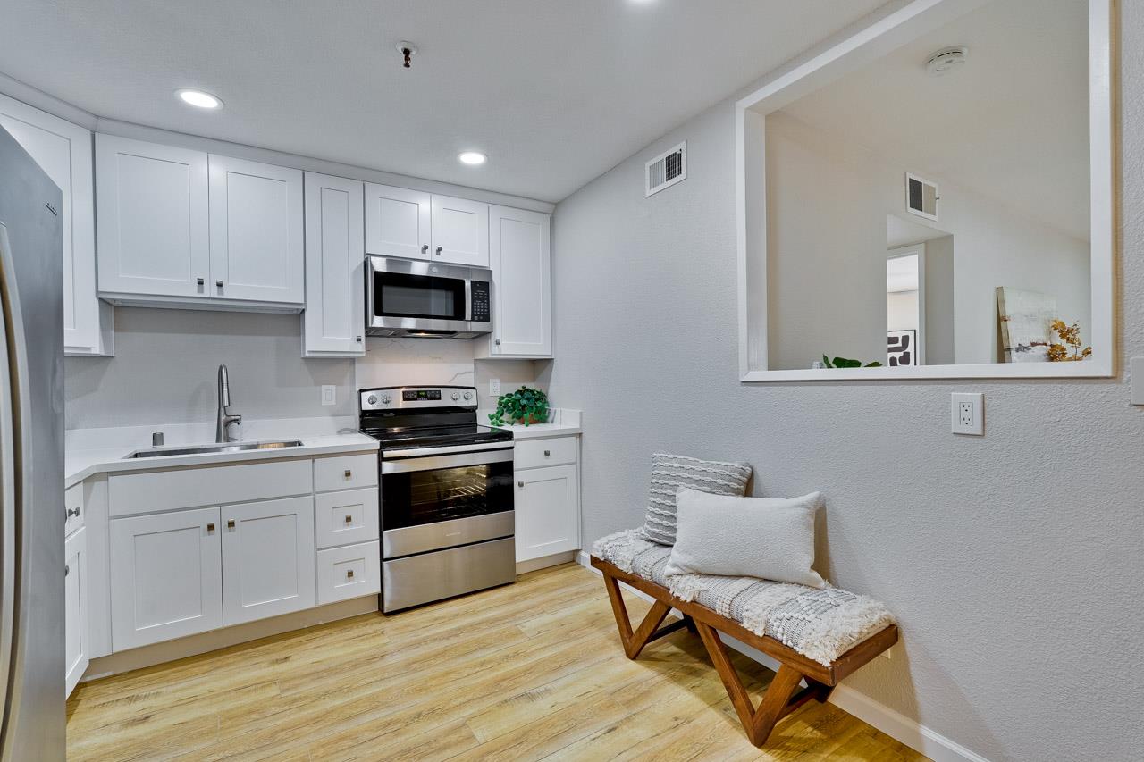 Detail Gallery Image 21 of 63 For 49 Showers Dr #J317,  Mountain View,  CA 94040 - 2 Beds | 2 Baths