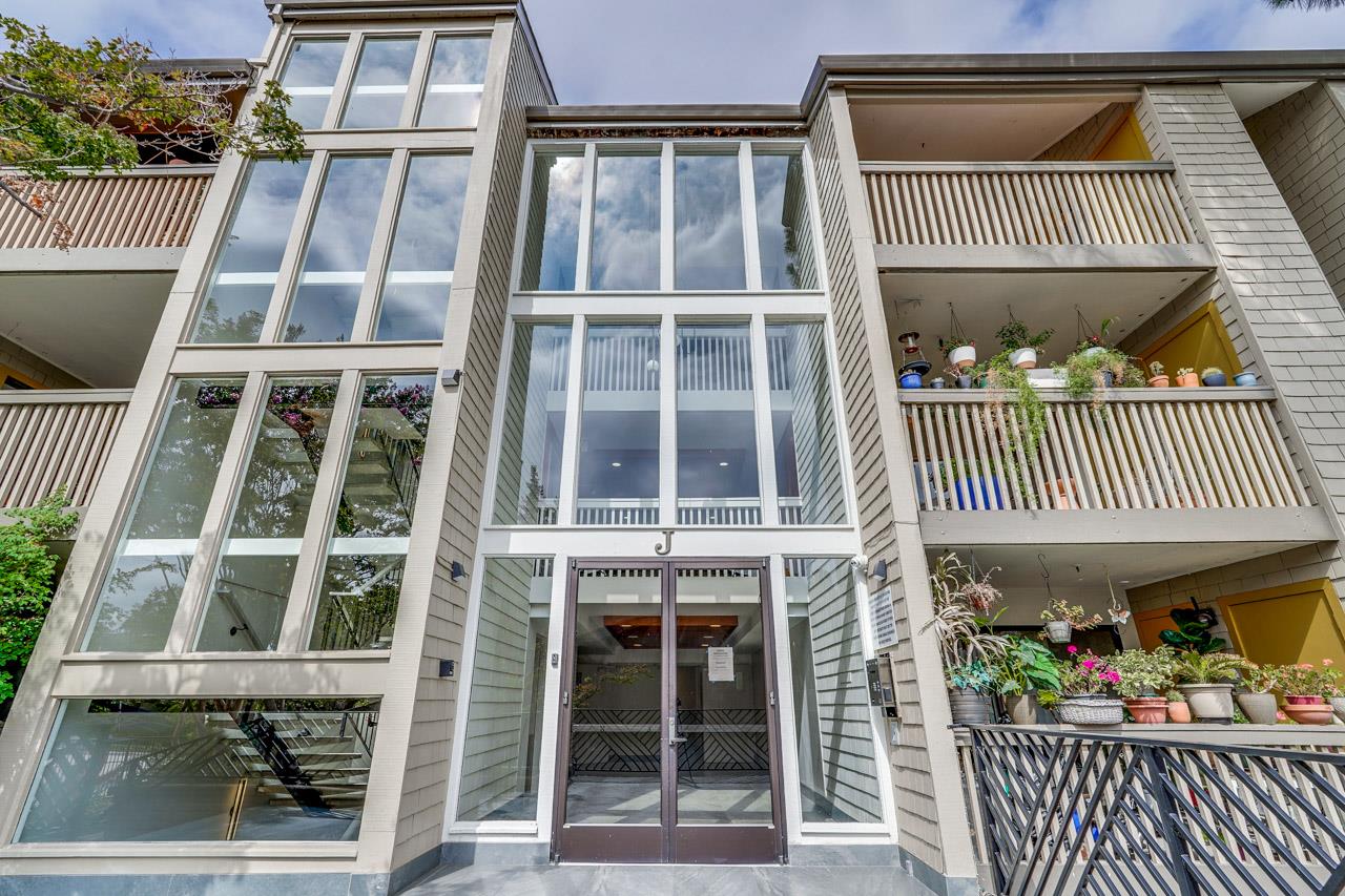 Detail Gallery Image 3 of 63 For 49 Showers Dr #J317,  Mountain View,  CA 94040 - 2 Beds | 2 Baths