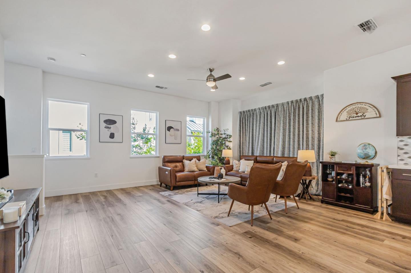 Detail Gallery Image 10 of 60 For 2154 Pastoral Loop, San Jose,  CA 95122 - 4 Beds | 3/1 Baths