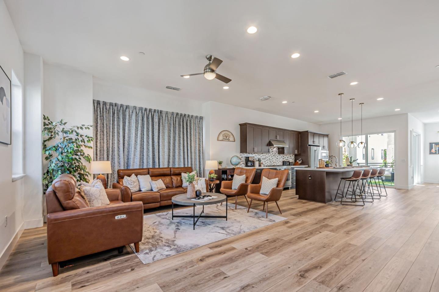 Detail Gallery Image 12 of 60 For 2154 Pastoral Loop, San Jose,  CA 95122 - 4 Beds | 3/1 Baths