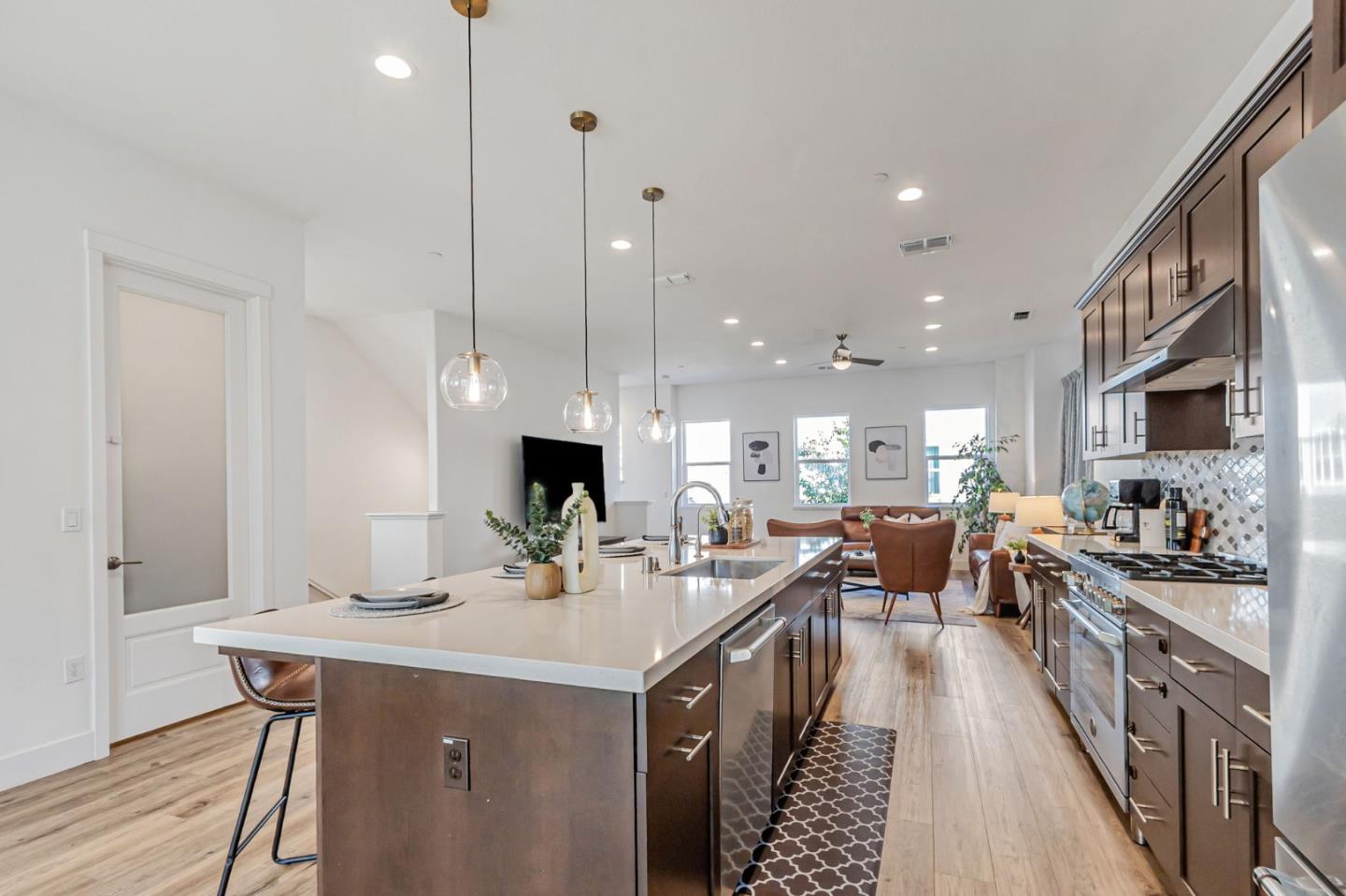 Detail Gallery Image 16 of 60 For 2154 Pastoral Loop, San Jose,  CA 95122 - 4 Beds | 3/1 Baths