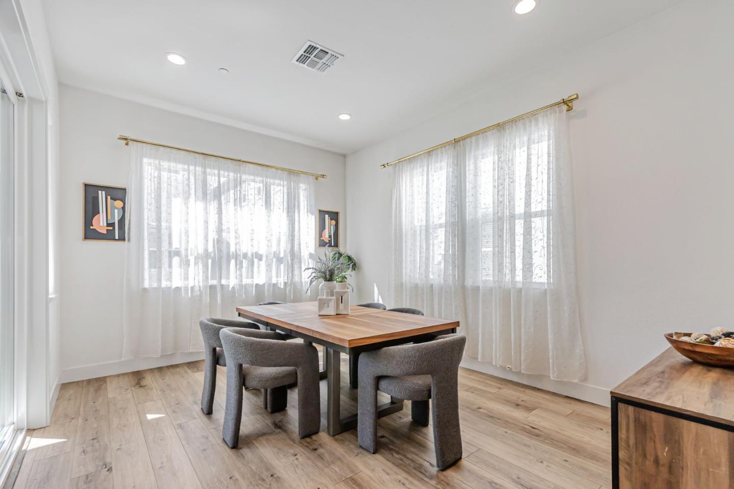 Detail Gallery Image 17 of 60 For 2154 Pastoral Loop, San Jose,  CA 95122 - 4 Beds | 3/1 Baths