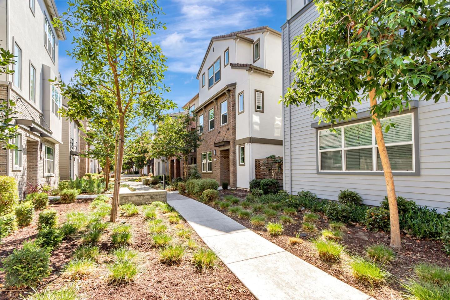 Detail Gallery Image 2 of 60 For 2154 Pastoral Loop, San Jose,  CA 95122 - 4 Beds | 3/1 Baths