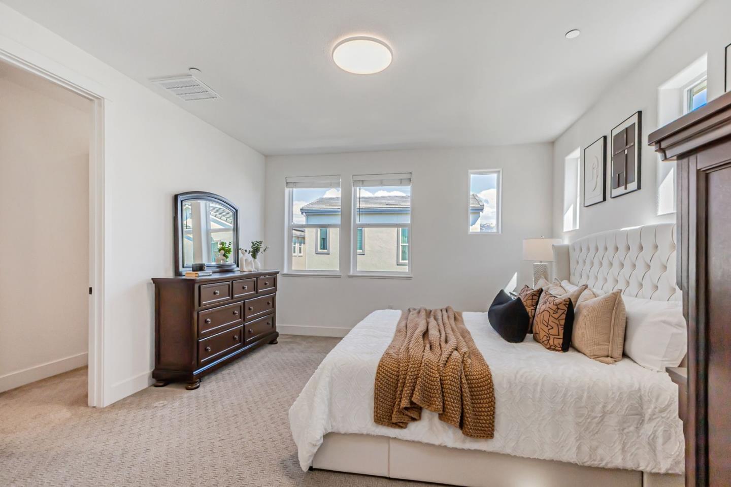 Detail Gallery Image 22 of 60 For 2154 Pastoral Loop, San Jose,  CA 95122 - 4 Beds | 3/1 Baths