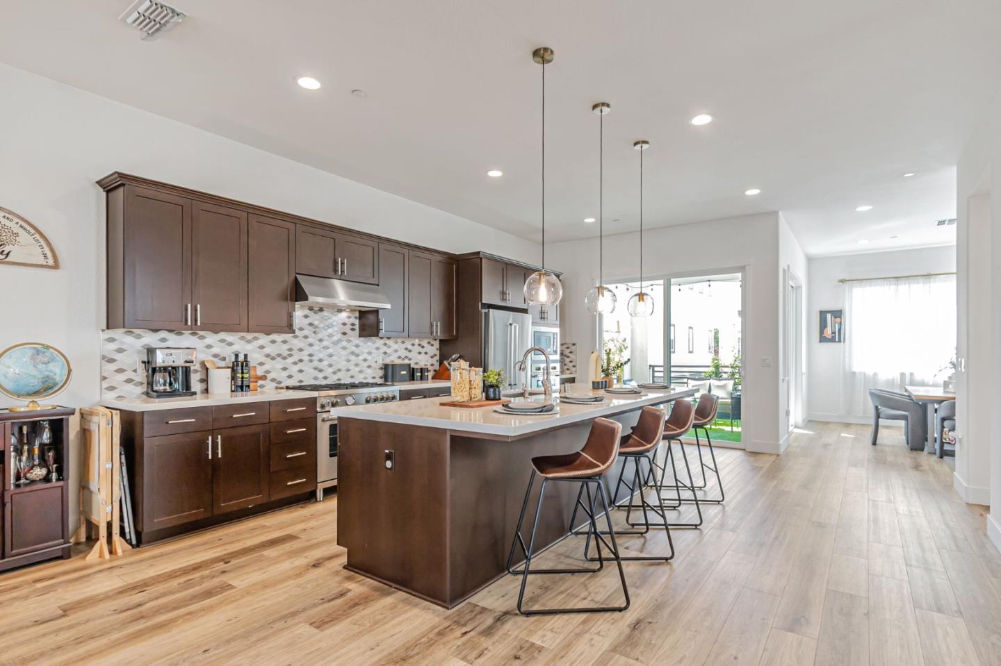 Detail Gallery Image 6 of 60 For 2154 Pastoral Loop, San Jose,  CA 95122 - 4 Beds | 3/1 Baths