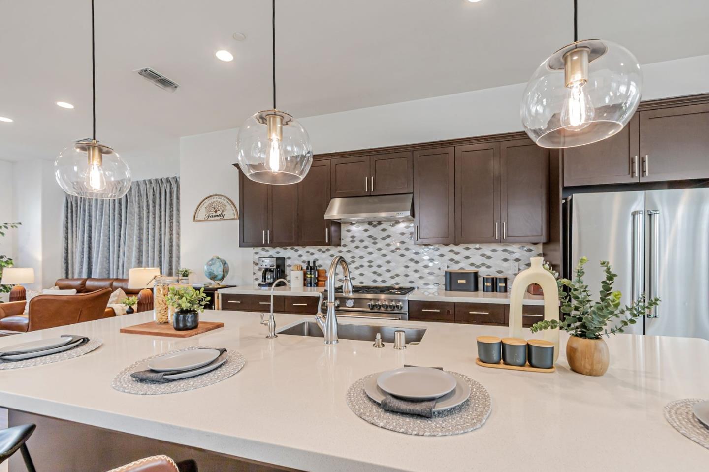 Detail Gallery Image 8 of 60 For 2154 Pastoral Loop, San Jose,  CA 95122 - 4 Beds | 3/1 Baths