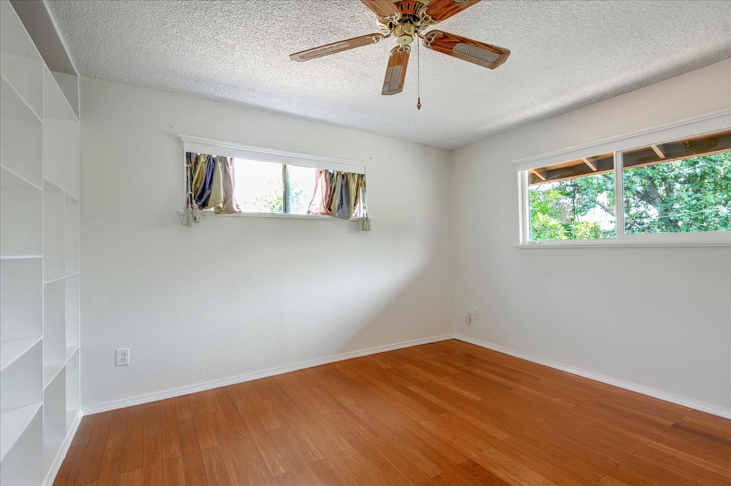 Detail Gallery Image 18 of 26 For 2527 Wallace St, Oakland,  CA 94606 - 4 Beds | 4 Baths