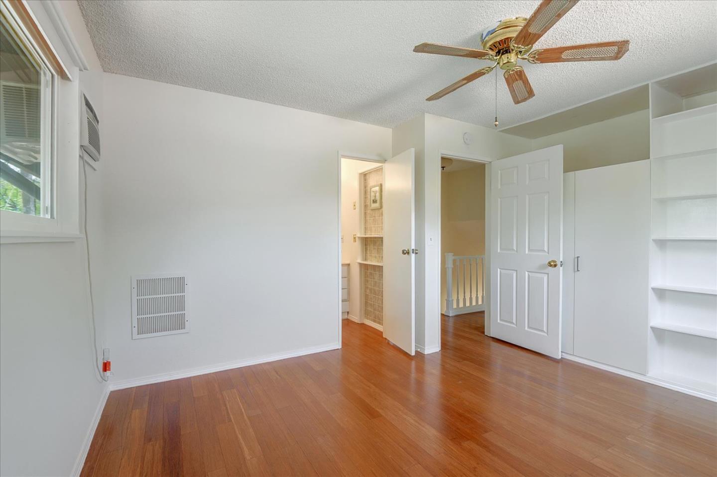 Detail Gallery Image 19 of 26 For 2527 Wallace St, Oakland,  CA 94606 - 4 Beds | 4 Baths