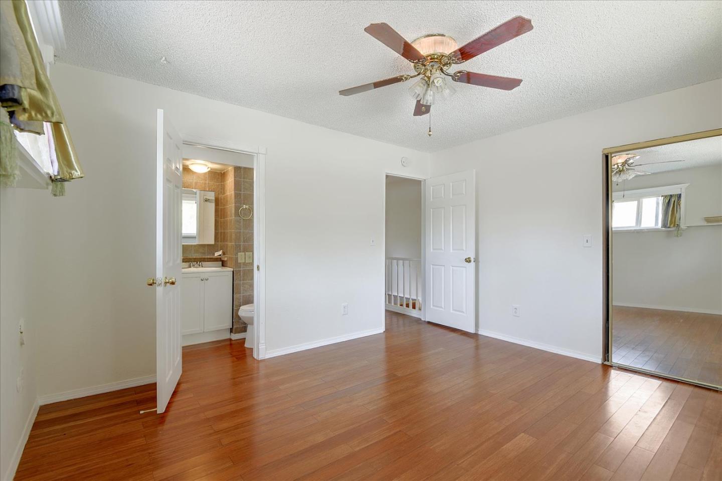 Detail Gallery Image 23 of 26 For 2527 Wallace St, Oakland,  CA 94606 - 4 Beds | 4 Baths