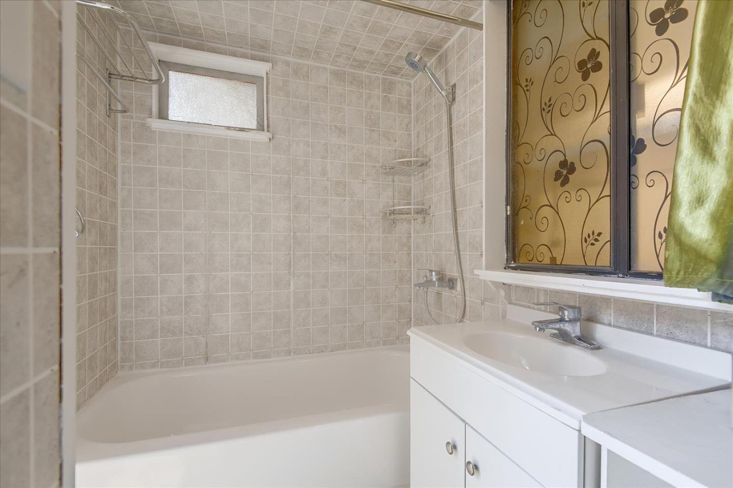 Detail Gallery Image 26 of 26 For 2527 Wallace St, Oakland,  CA 94606 - 4 Beds | 4 Baths