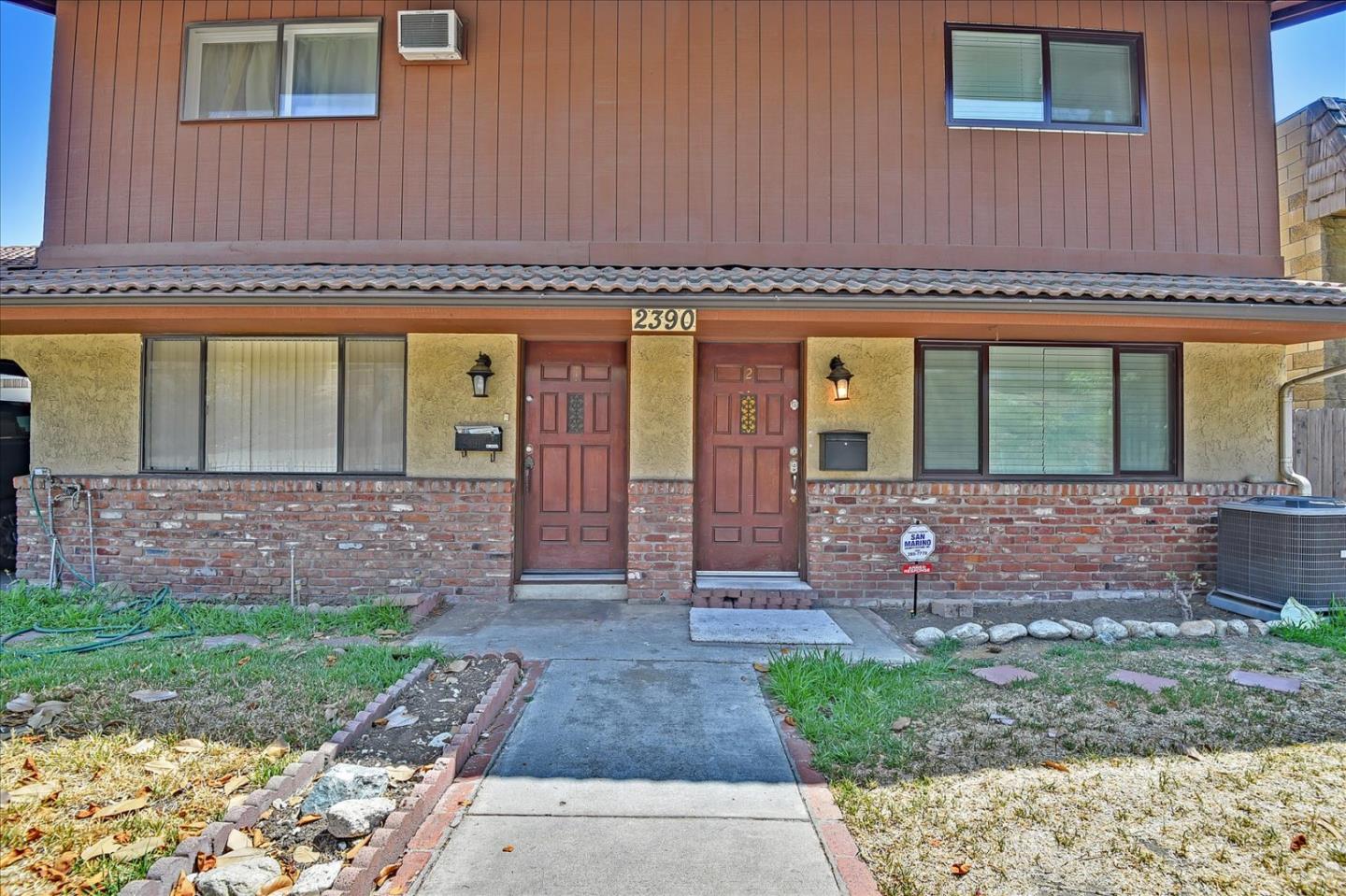 Detail Gallery Image 3 of 26 For 2527 Wallace St, Oakland,  CA 94606 - 4 Beds | 4 Baths