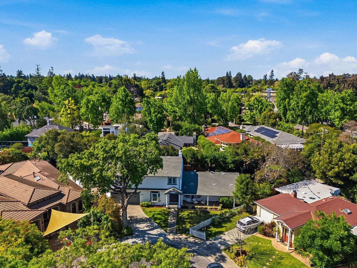 Detail Gallery Image 102 of 123 For 2331 Carmel Dr, Palo Alto,  CA 94303 - 6 Beds | 5 Baths