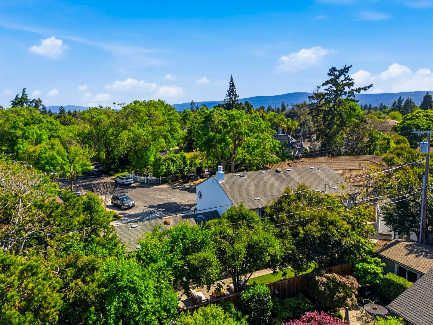 Detail Gallery Image 103 of 123 For 2331 Carmel Dr, Palo Alto,  CA 94303 - 6 Beds | 5 Baths