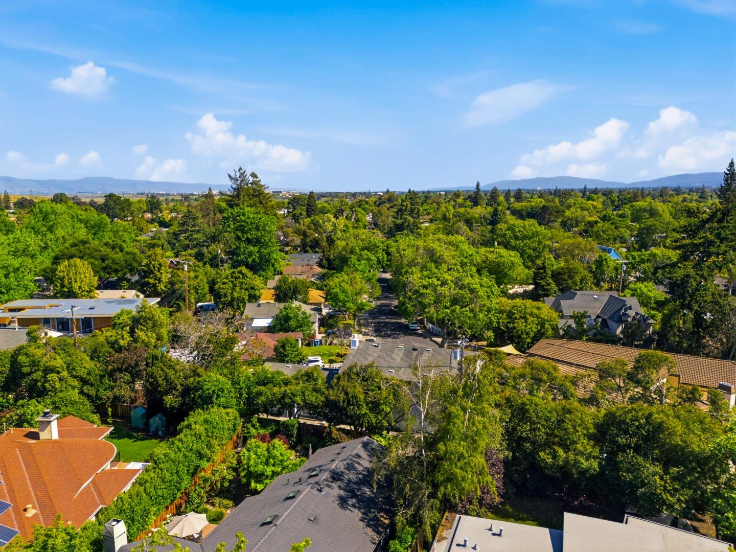Detail Gallery Image 109 of 123 For 2331 Carmel Dr, Palo Alto,  CA 94303 - 6 Beds | 5 Baths