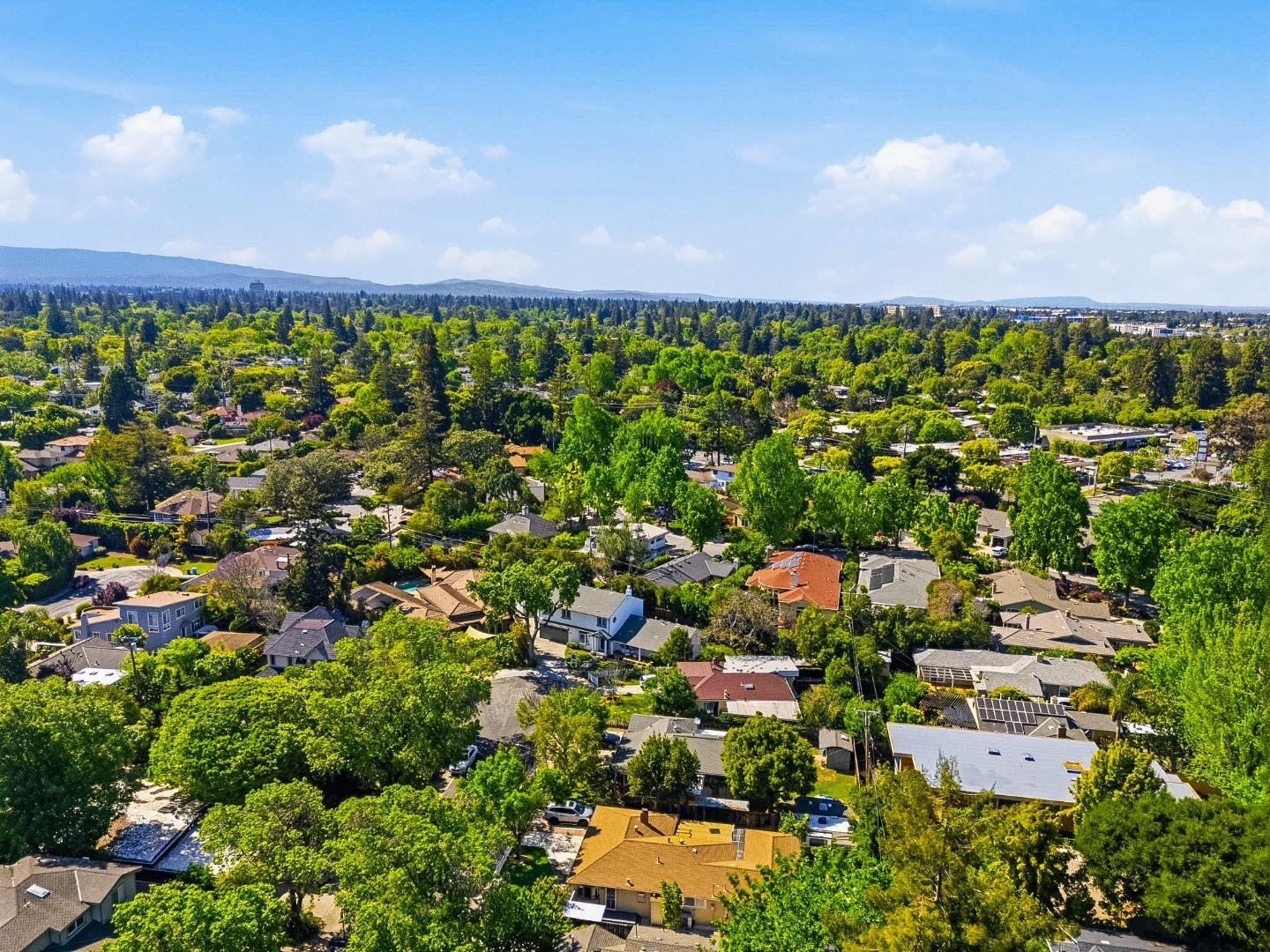 Detail Gallery Image 112 of 123 For 2331 Carmel Dr, Palo Alto,  CA 94303 - 6 Beds | 5 Baths