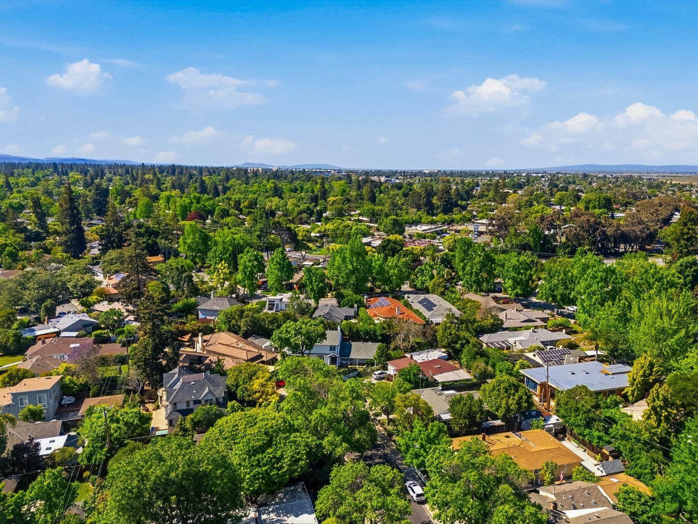 Detail Gallery Image 113 of 123 For 2331 Carmel Dr, Palo Alto,  CA 94303 - 6 Beds | 5 Baths