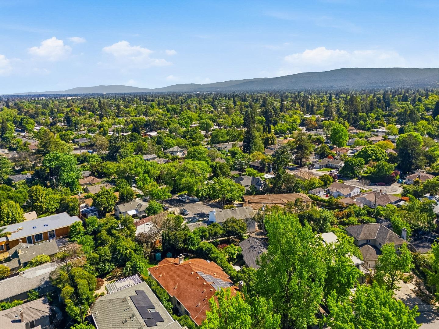 Detail Gallery Image 115 of 123 For 2331 Carmel Dr, Palo Alto,  CA 94303 - 6 Beds | 5 Baths