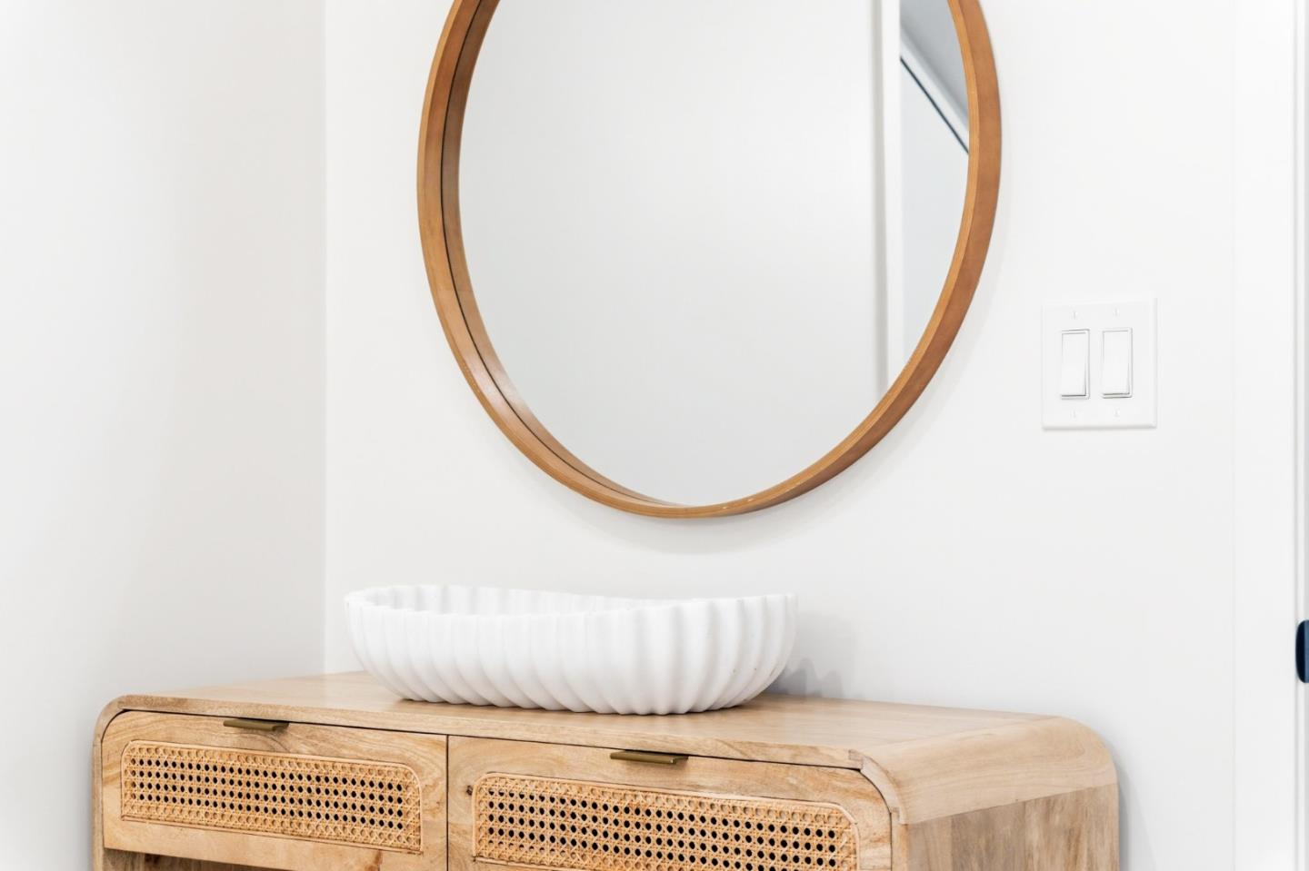 Detail Gallery Image 18 of 123 For 2331 Carmel Dr, Palo Alto,  CA 94303 - 6 Beds | 5 Baths