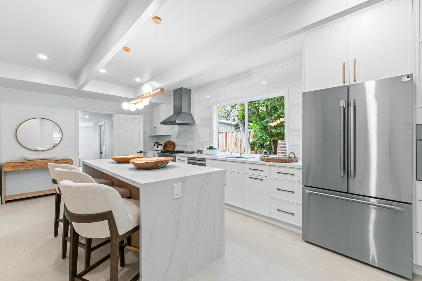 Detail Gallery Image 19 of 123 For 2331 Carmel Dr, Palo Alto,  CA 94303 - 6 Beds | 5 Baths