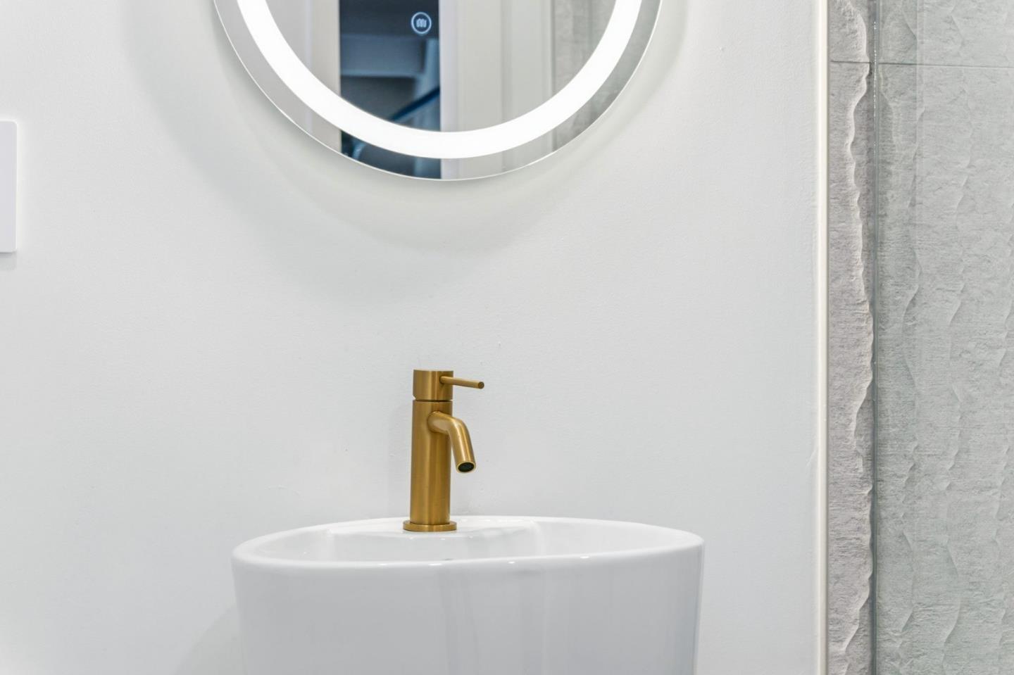 Detail Gallery Image 24 of 123 For 2331 Carmel Dr, Palo Alto,  CA 94303 - 6 Beds | 5 Baths