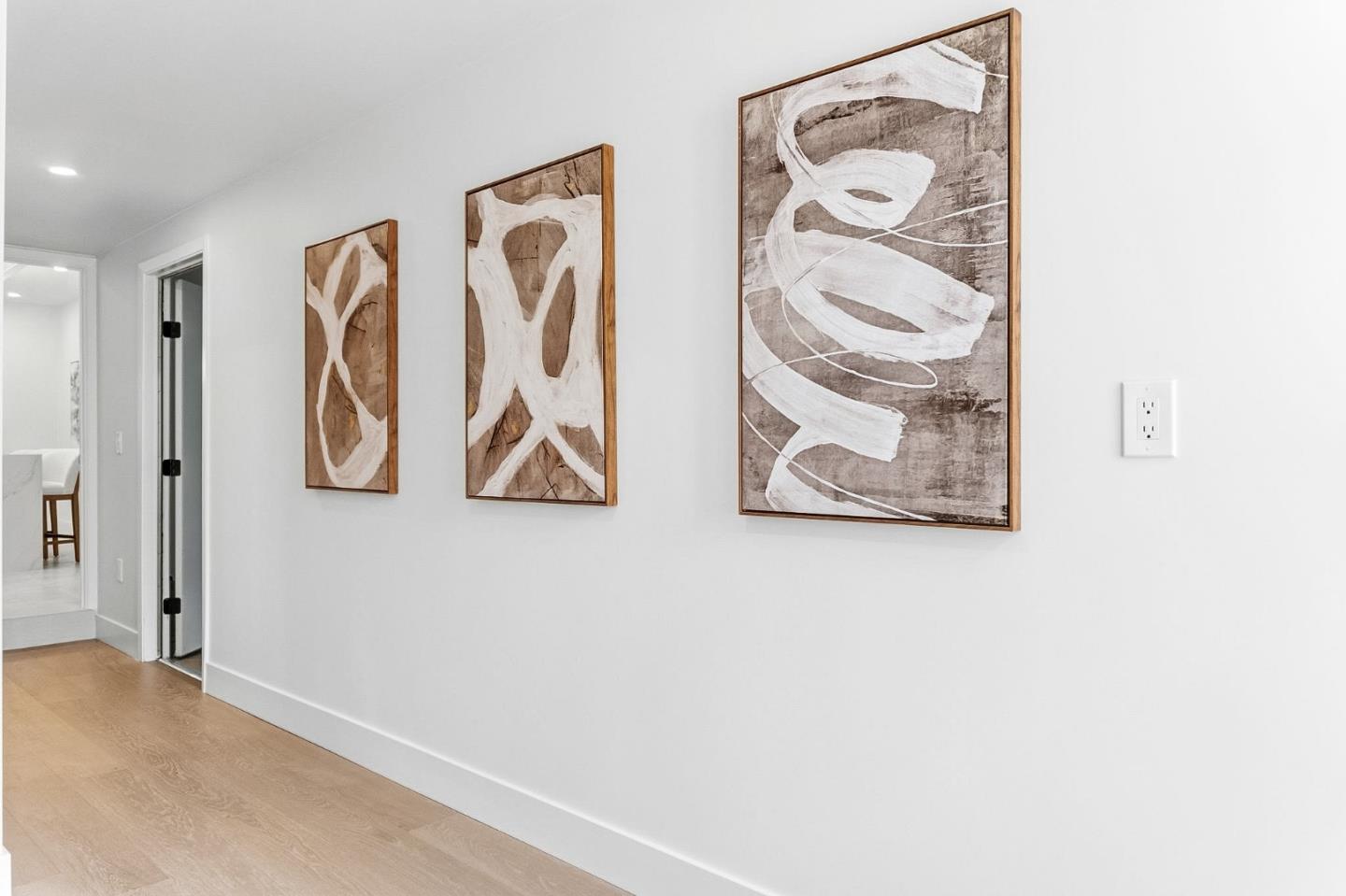 Detail Gallery Image 26 of 123 For 2331 Carmel Dr, Palo Alto,  CA 94303 - 6 Beds | 5 Baths