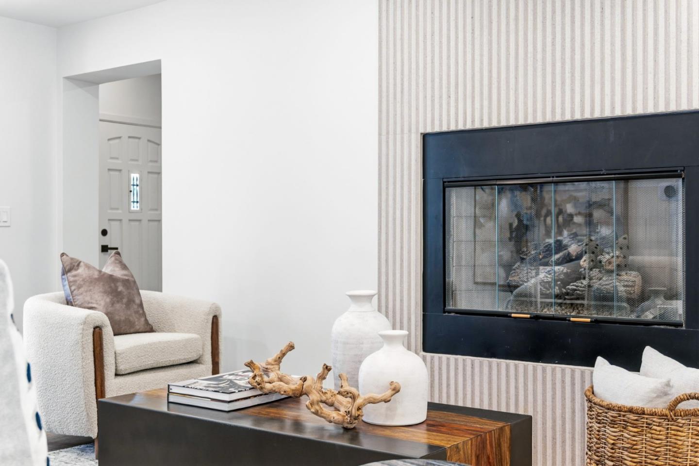 Detail Gallery Image 35 of 123 For 2331 Carmel Dr, Palo Alto,  CA 94303 - 6 Beds | 5 Baths