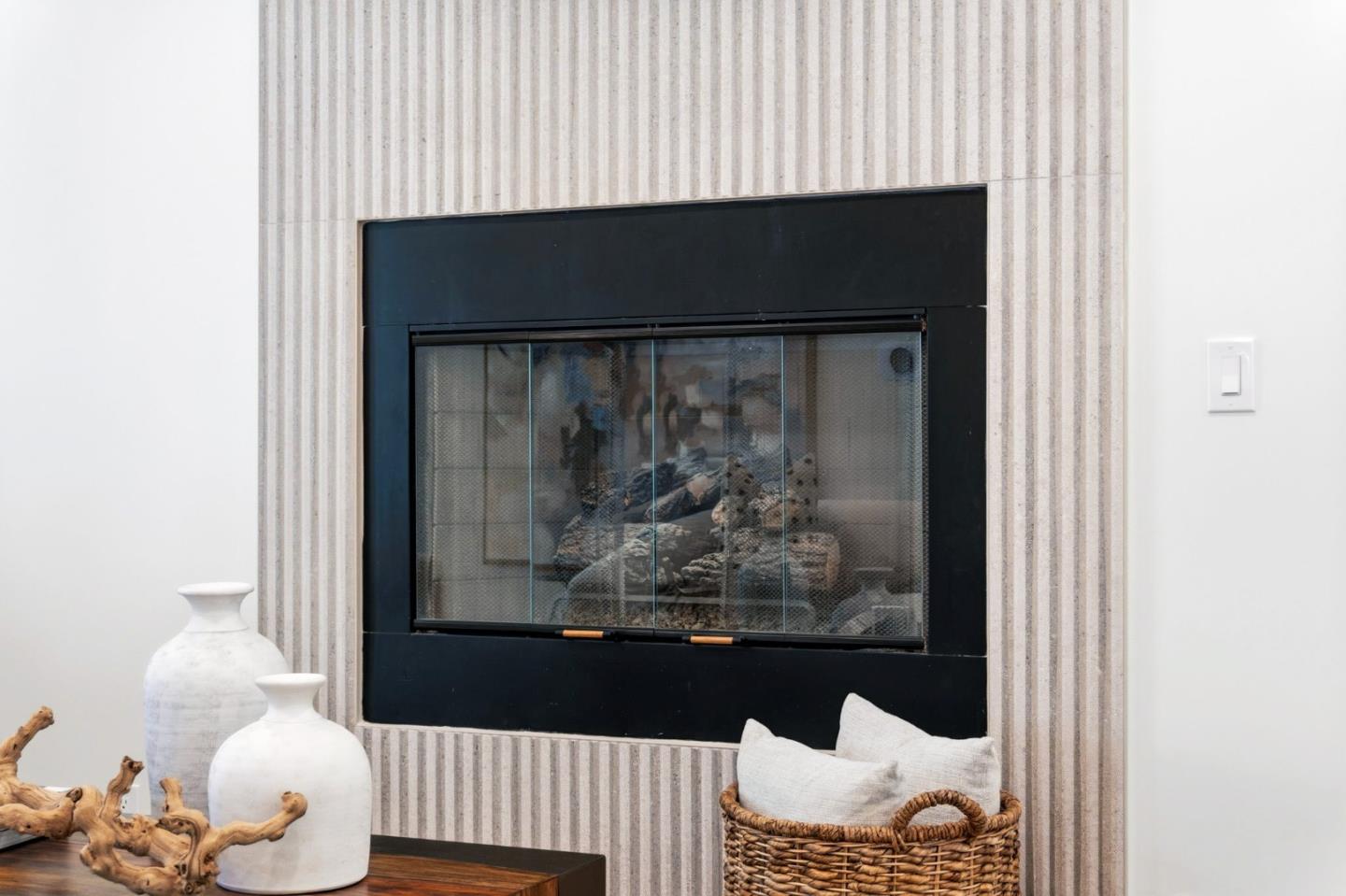 Detail Gallery Image 36 of 123 For 2331 Carmel Dr, Palo Alto,  CA 94303 - 6 Beds | 5 Baths