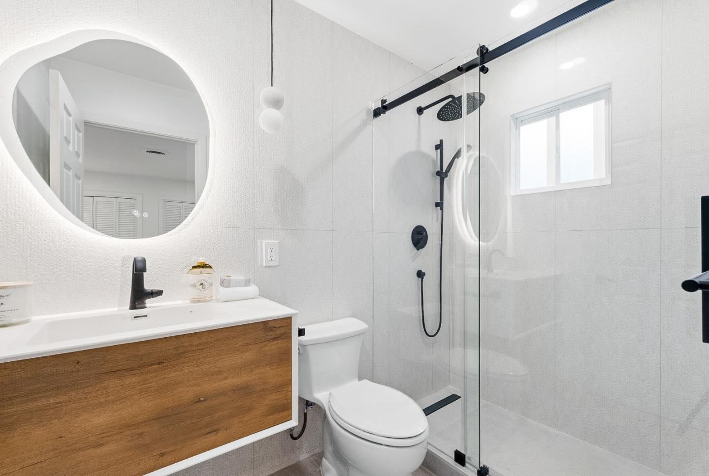 Detail Gallery Image 56 of 123 For 2331 Carmel Dr, Palo Alto,  CA 94303 - 6 Beds | 5 Baths