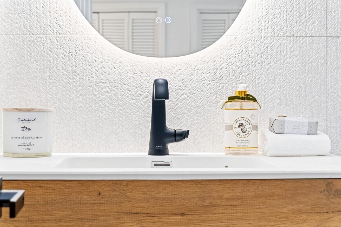 Detail Gallery Image 57 of 123 For 2331 Carmel Dr, Palo Alto,  CA 94303 - 6 Beds | 5 Baths