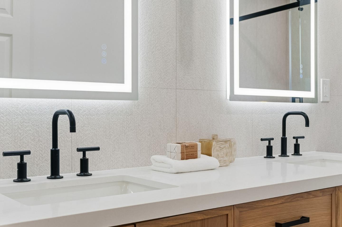 Detail Gallery Image 67 of 123 For 2331 Carmel Dr, Palo Alto,  CA 94303 - 6 Beds | 5 Baths