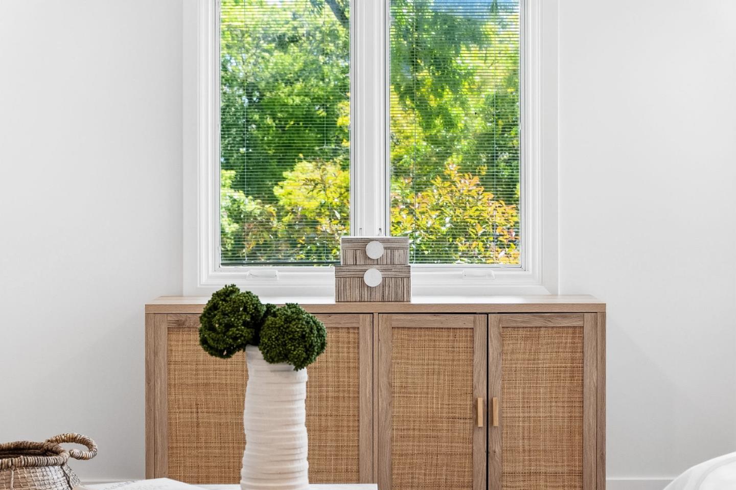 Detail Gallery Image 70 of 123 For 2331 Carmel Dr, Palo Alto,  CA 94303 - 6 Beds | 5 Baths