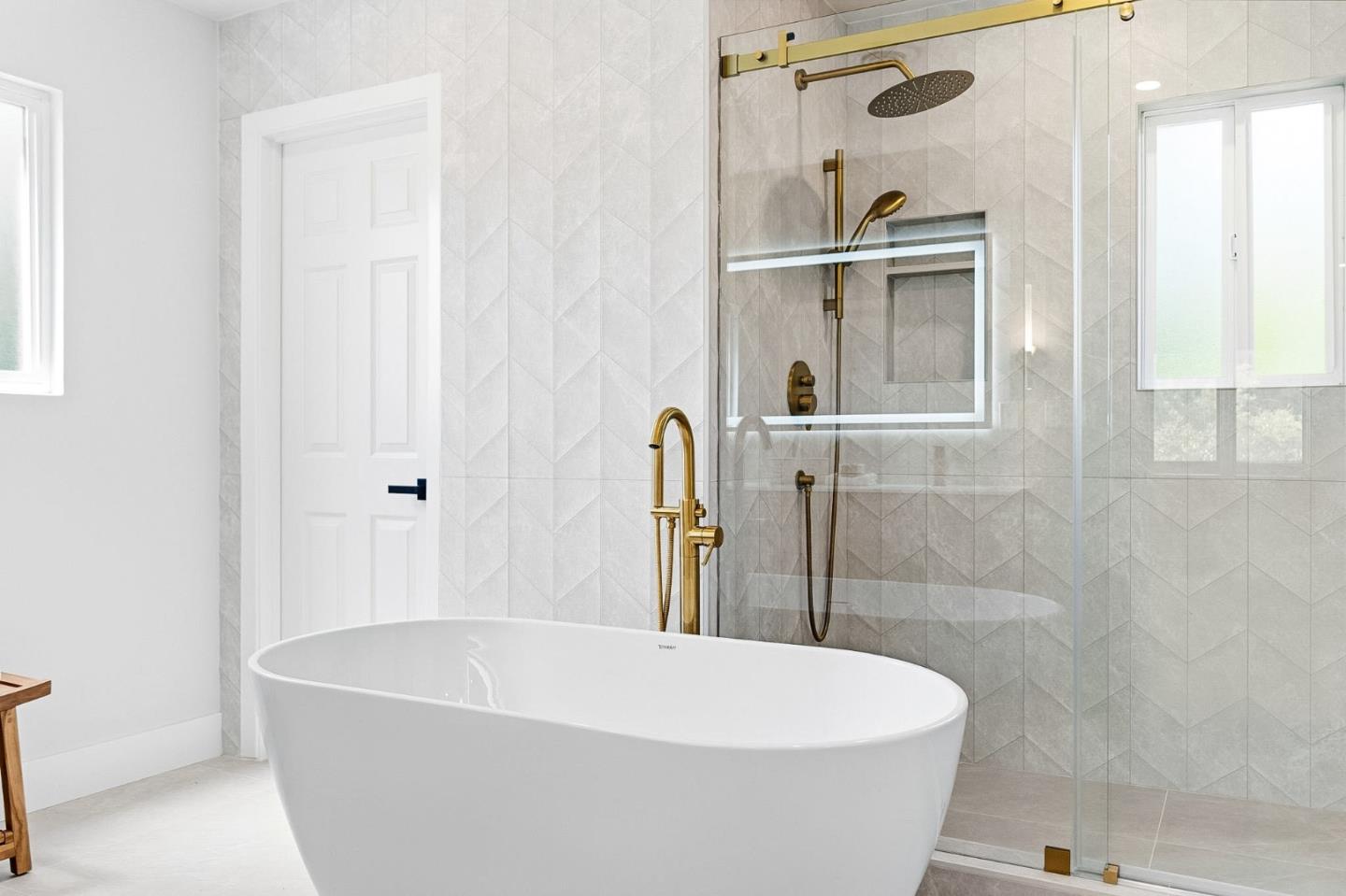 Detail Gallery Image 77 of 123 For 2331 Carmel Dr, Palo Alto,  CA 94303 - 6 Beds | 5 Baths