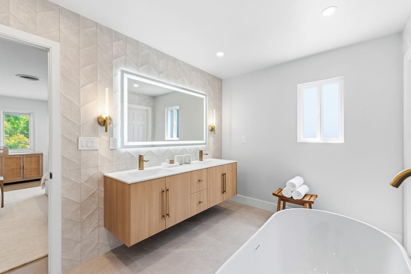 Detail Gallery Image 78 of 123 For 2331 Carmel Dr, Palo Alto,  CA 94303 - 6 Beds | 5 Baths