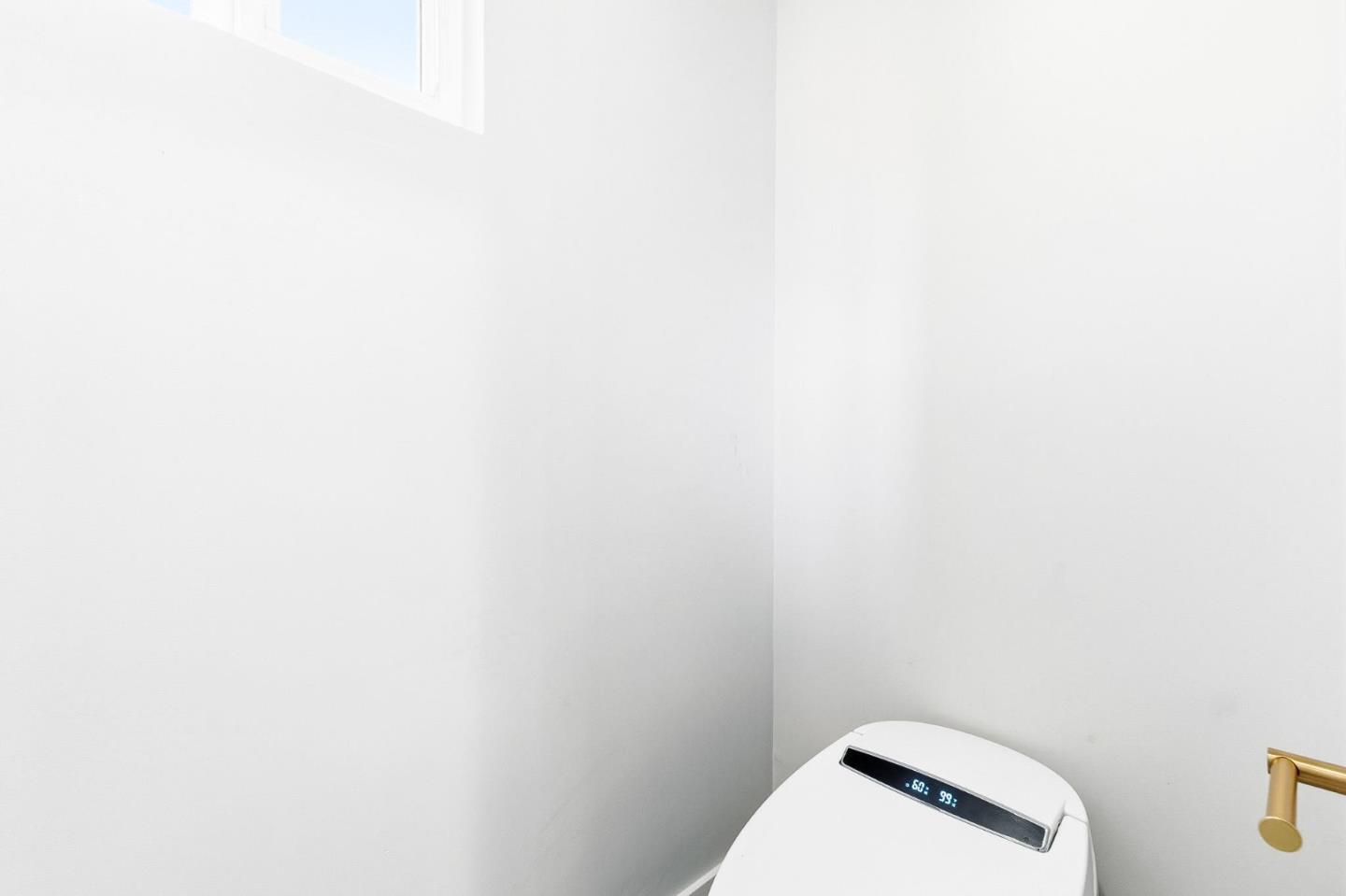 Detail Gallery Image 80 of 123 For 2331 Carmel Dr, Palo Alto,  CA 94303 - 6 Beds | 5 Baths