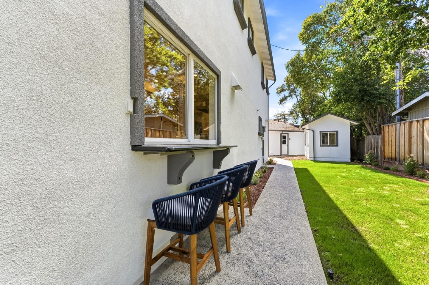 Detail Gallery Image 88 of 123 For 2331 Carmel Dr, Palo Alto,  CA 94303 - 6 Beds | 5 Baths