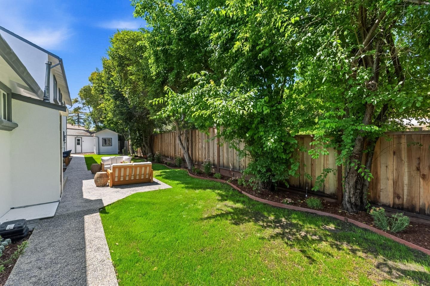 Detail Gallery Image 92 of 123 For 2331 Carmel Dr, Palo Alto,  CA 94303 - 6 Beds | 5 Baths