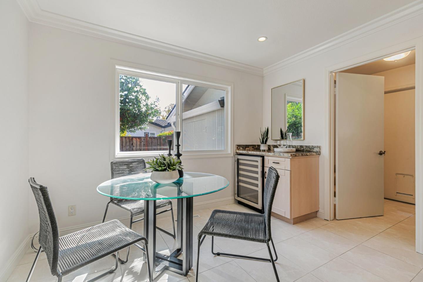 Detail Gallery Image 13 of 51 For 19437 via Real Dr, Saratoga,  CA 95070 - 4 Beds | 4 Baths