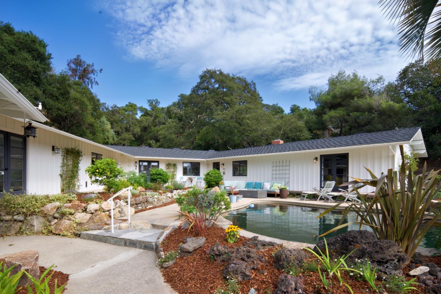 Detail Gallery Image 4 of 43 For 140 Terrace Way, Carmel Valley,  CA 93924 - 4 Beds | 4/1 Baths