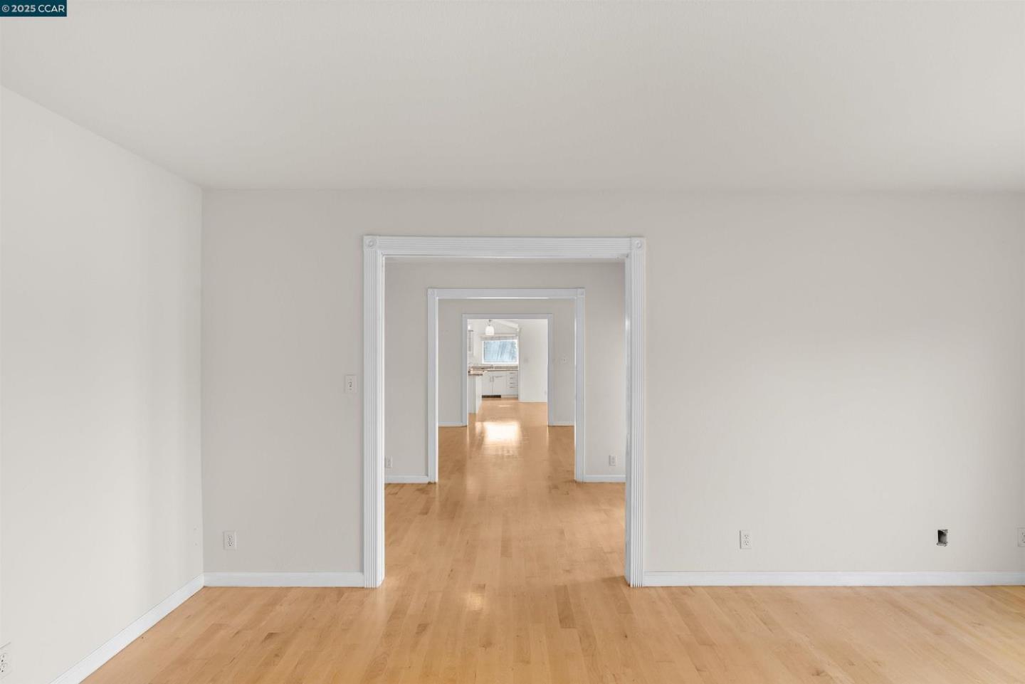 Detail Gallery Image 11 of 18 For 39 Anson Way, Kensington,  CA 94707 - 4 Beds | 3 Baths