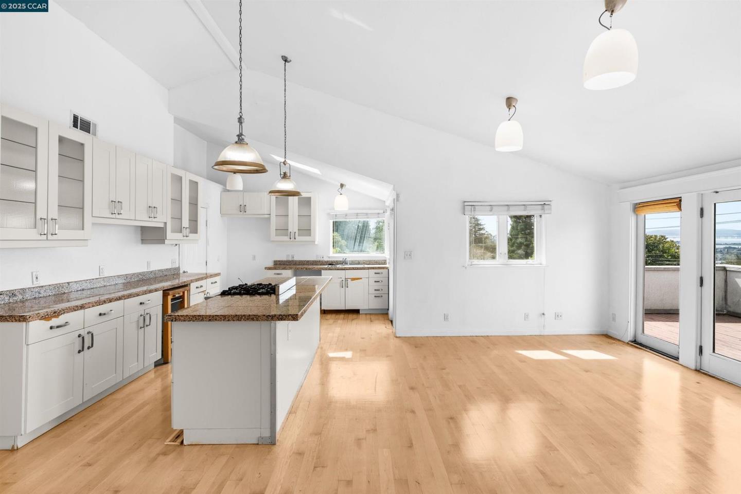 Detail Gallery Image 14 of 18 For 39 Anson Way, Kensington,  CA 94707 - 4 Beds | 3 Baths