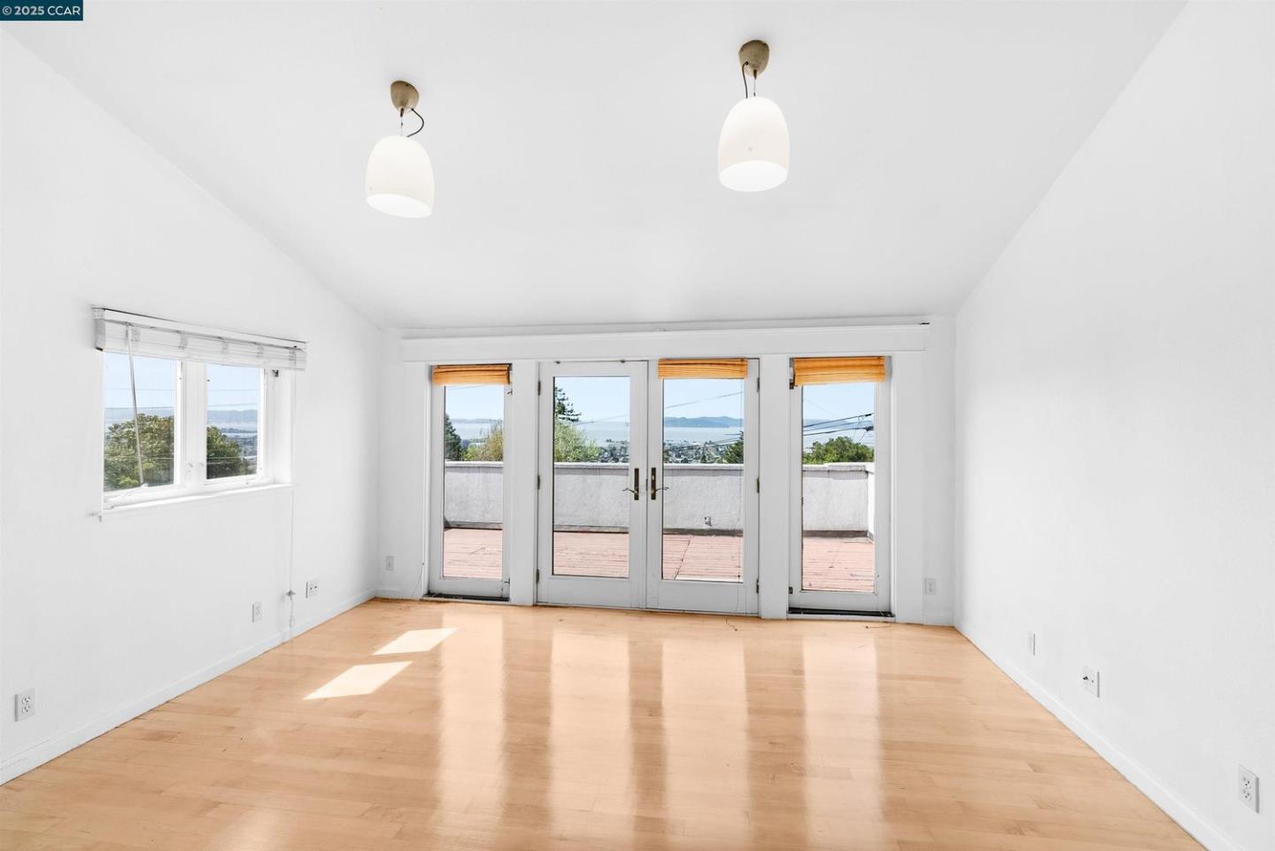 Detail Gallery Image 15 of 18 For 39 Anson Way, Kensington,  CA 94707 - 4 Beds | 3 Baths