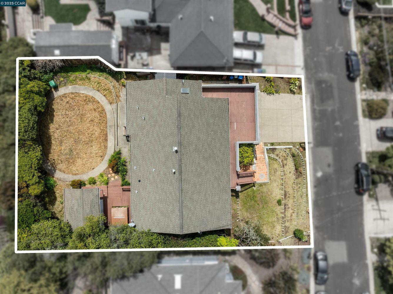 Detail Gallery Image 16 of 18 For 39 Anson Way, Kensington,  CA 94707 - 4 Beds | 3 Baths