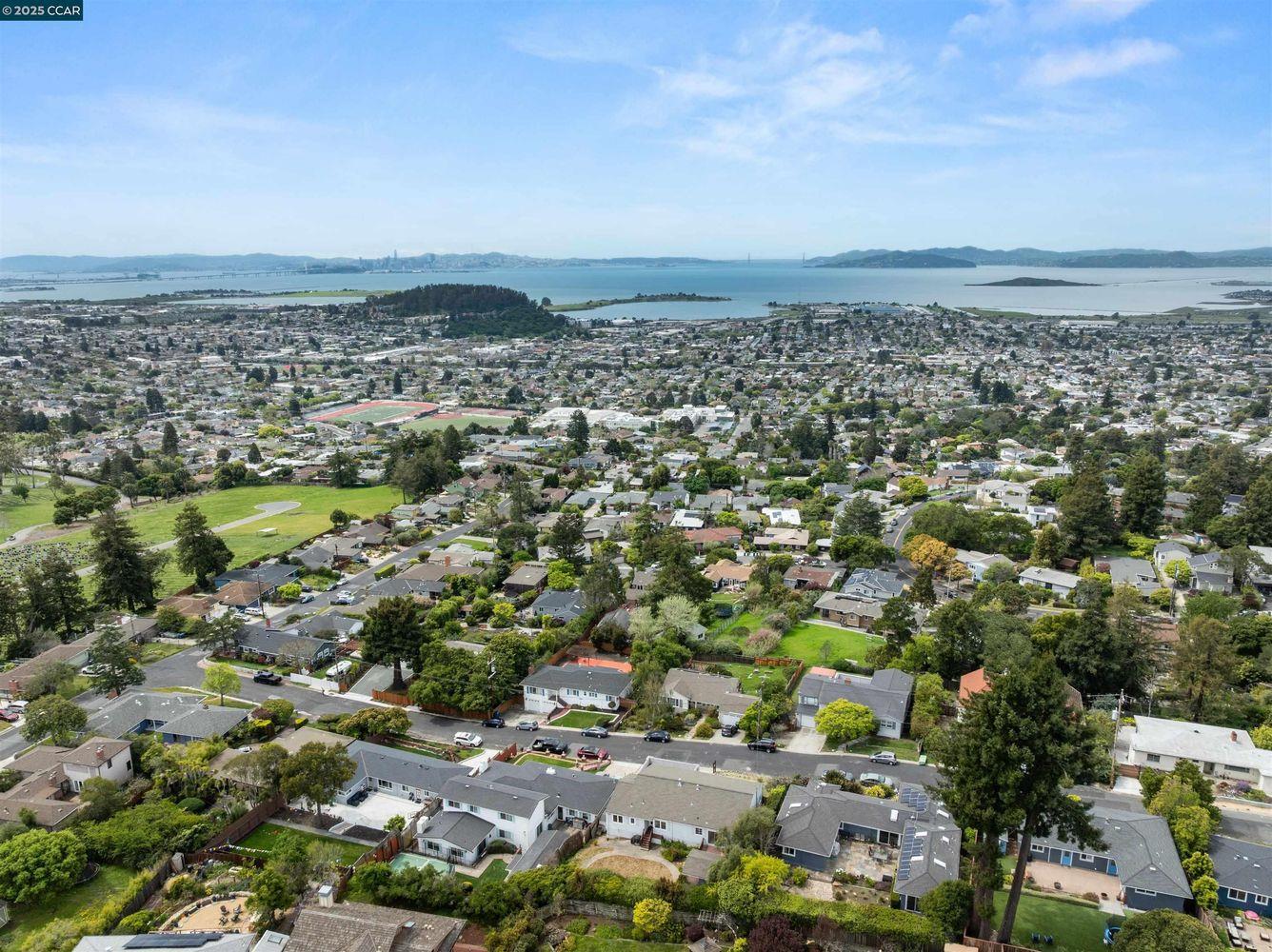 Detail Gallery Image 17 of 18 For 39 Anson Way, Kensington,  CA 94707 - 4 Beds | 3 Baths